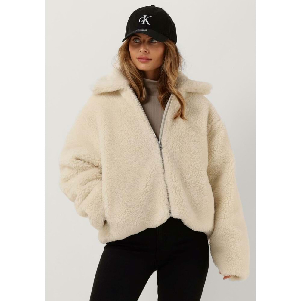 calvin klein ecru calvin klein teddy-jacke back ck sherpa short jacket