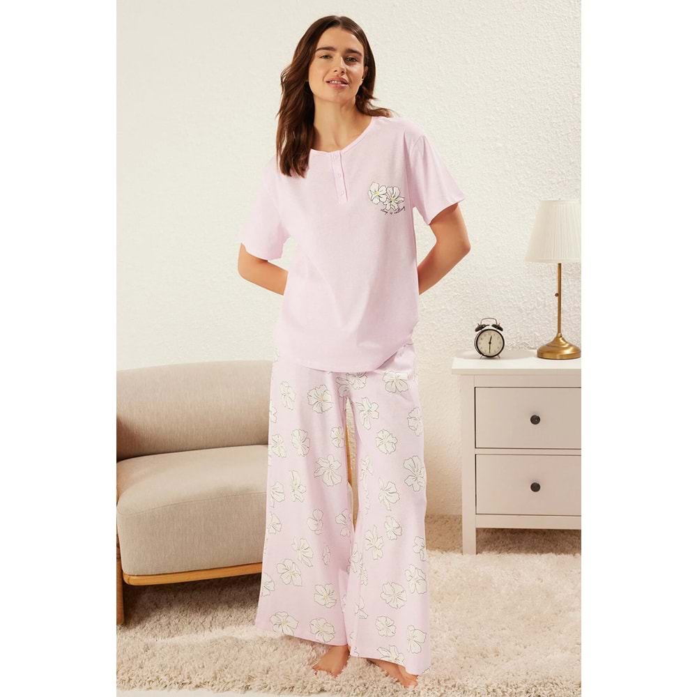 Pamuklu Çiçekli Düğmeli Örme Pijama Takımı