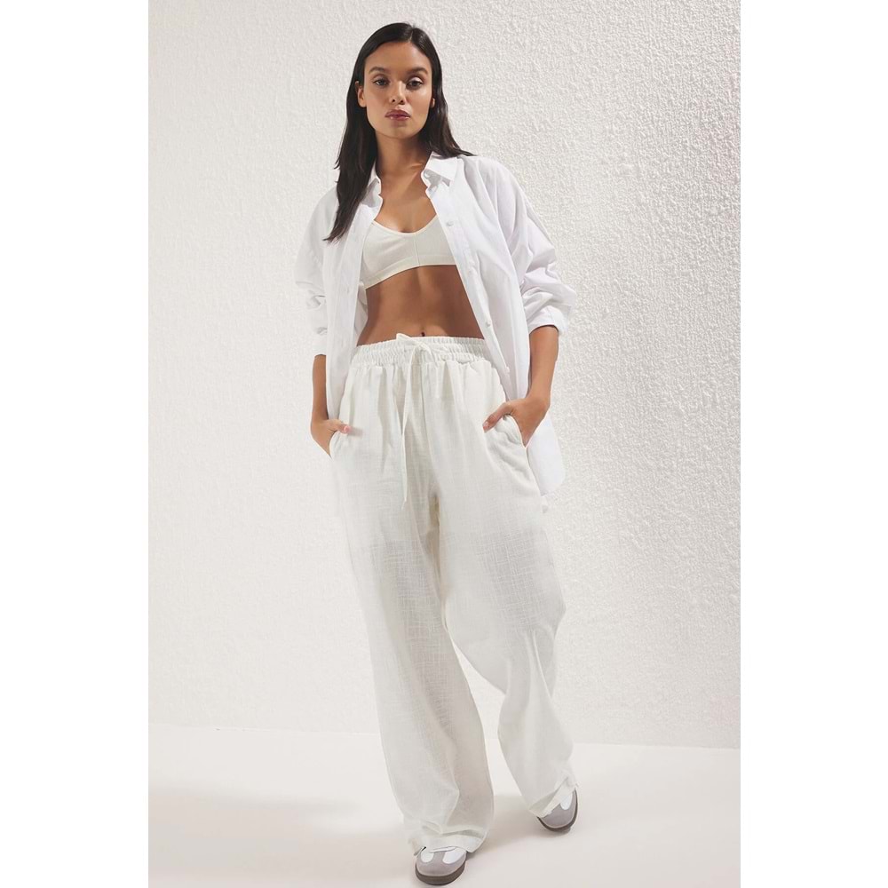 Trendyolmilla Beyaz Keten Görünümlü Wide Leg/Geniş Paça Şort Astarlı Beli Lastikli Pantolon