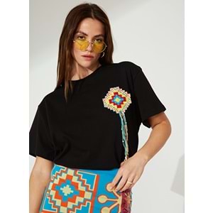 AkepBisiklet Yaka Nakışlı Siyah Kadın T-Shirt