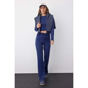 Trendyolmilla Wardrobe Essentials – Lacivert Slim/Vücuda Oturan Örme Alt-Üst Takım