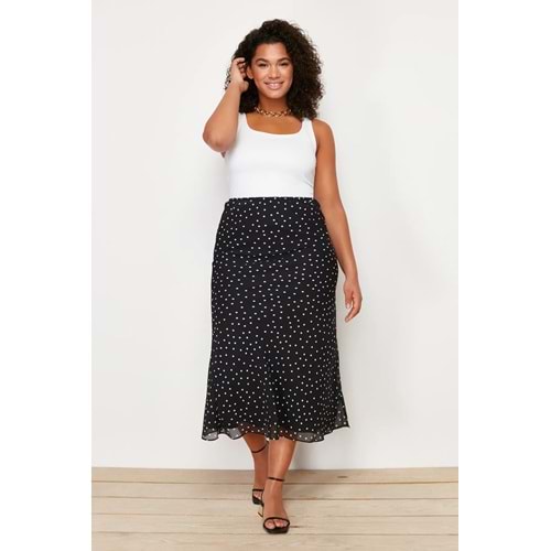 Trendyolmilla Curve Siyah Puantiyeli Balık Dokuma Etek TBBSS24AZ00024