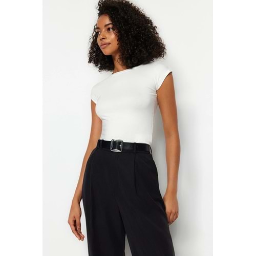 Trendyolmilla Ekru Viskoz Yumuşak Kumaş Fitted/Vücuda Oturan Ay Kol Örme Bluz