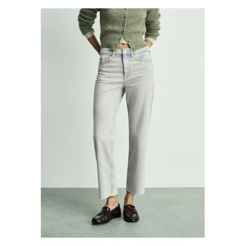 MANGO Beyaz Düz Kesim Crop Jean