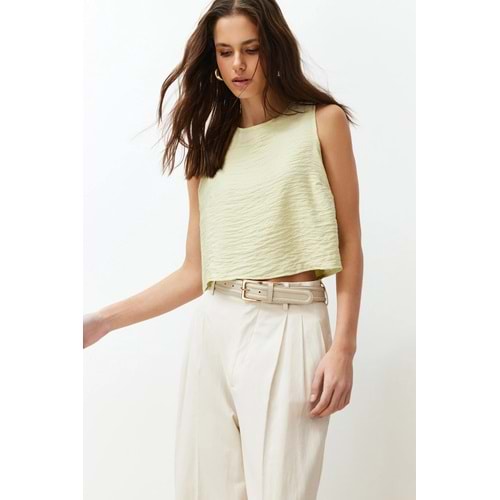 Trendyolmilla Açık Haki Kolsuz Crop Dokuma Keten Görünümlü Bluz