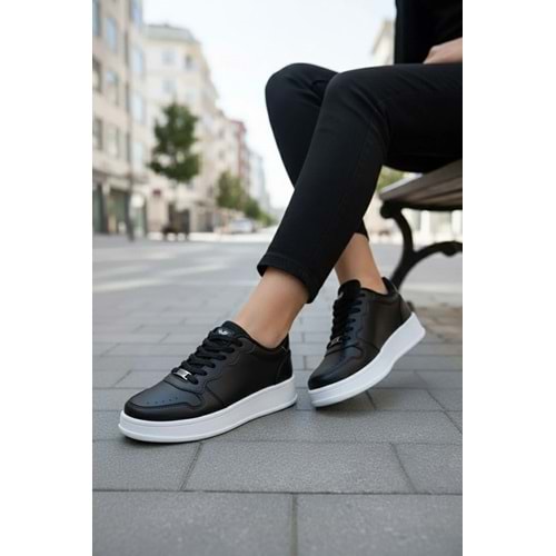 Siyah-Beyaz Kadın Sneaker