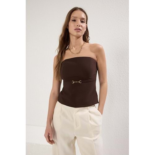 Trendyolmilla Kahverengi Straplez Fitted İnce Süs Kemer Detaylı Dokuma Bluz