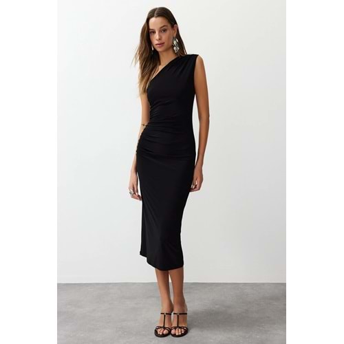 Trendyolmilla Siyah Tek Omuzlu Drapeli Fitted/Vücuda Oturan Esnek Örme Midi Kalem Elbise
