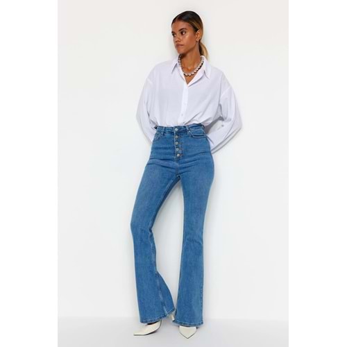 Trendyolmilla Açık Mavi Önden Düğmeli Yüksek Bel Flare Jeans