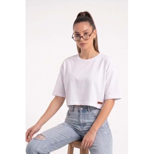 Kadın Ekru Pamuklu Nefes Alan Kumaş Bisiklet Yaka Oversize Basic Crop T-shirt
