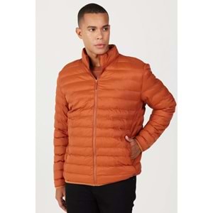 AC&Co / Altınyıldız Classics Standart fit, normal kesim, dik yaka. %100 Poliamid