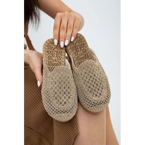 Moda Devrin Bej Önü Kapalı Hasır Örgü Dış Mekan Ve Ev Terliği