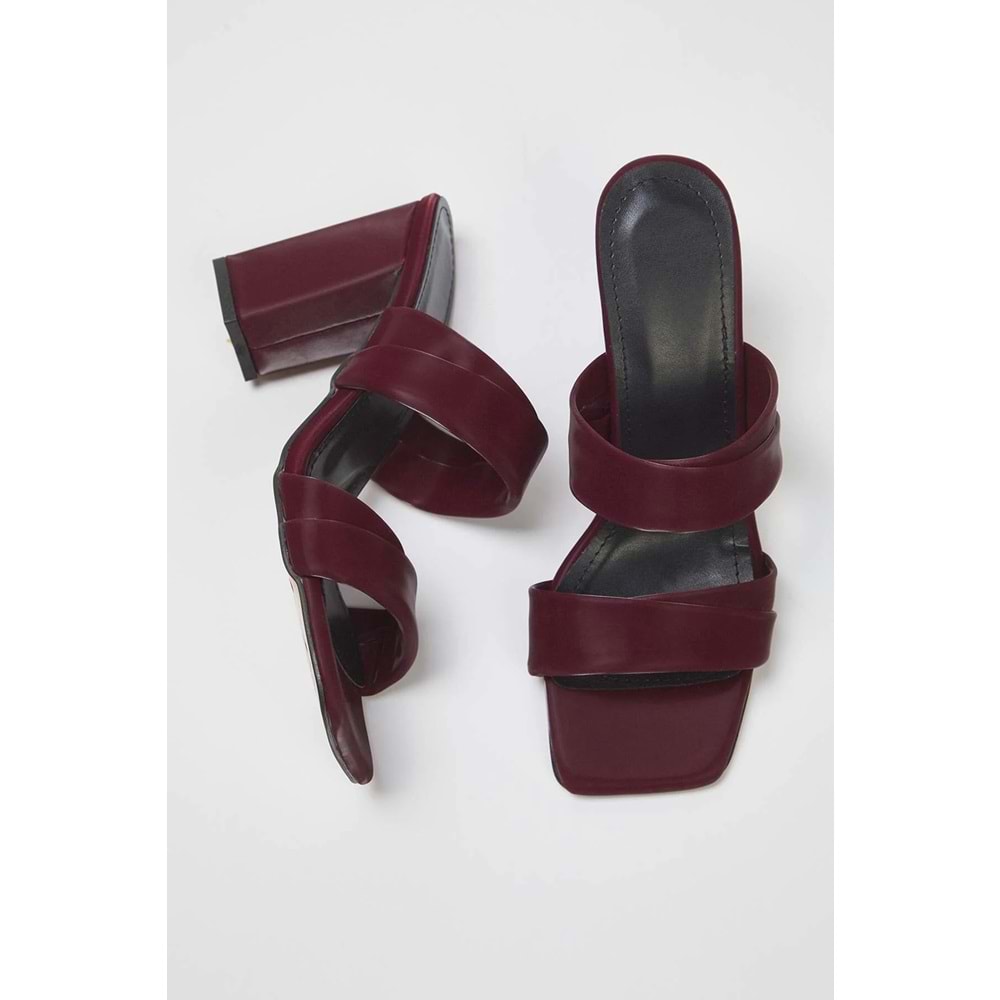 Trendyolmilla Shoes Bordo Çift Bantlı Kadın Dengeli Blok Topuklu Terlik TAKSS25TO00102