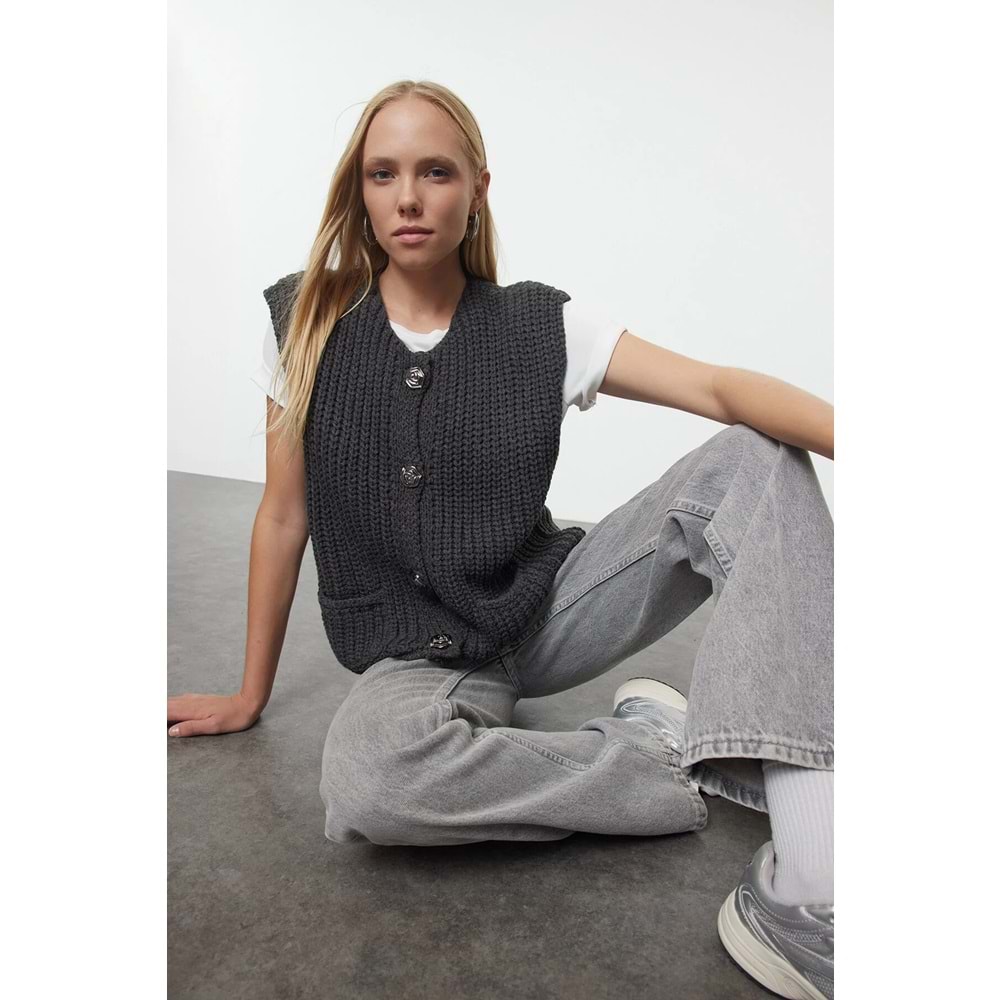 Trendyolmilla Antrasit Bisiklet Yaka Fitted Triko Yelek