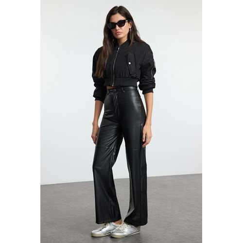 Trendyolmilla Siyah Relaxed/Rahat Straight/Boru Paça Dikiş Detaylı Örme Deri Pantolon TWOAW25PL00068
