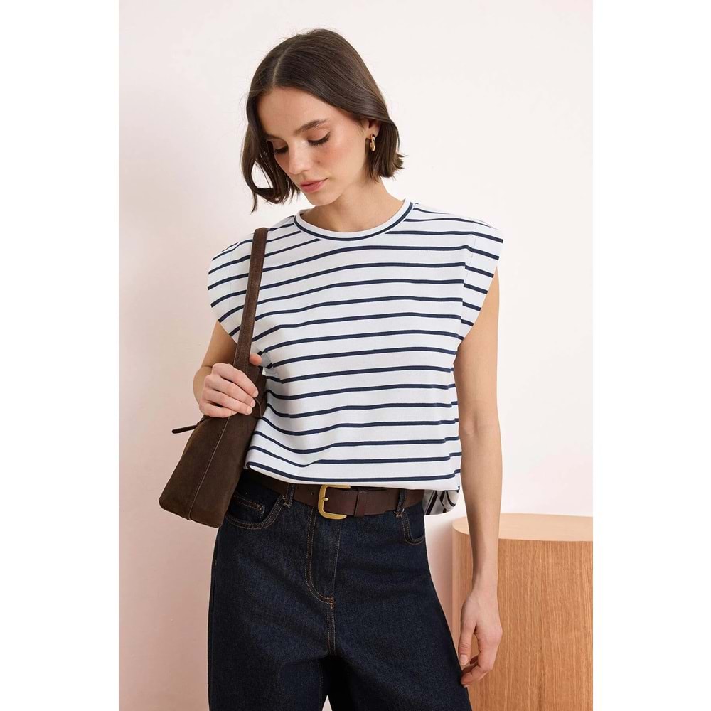Trendyolmilla Koyu Lacivert Örme T-Shirt TWOSS20TS0021