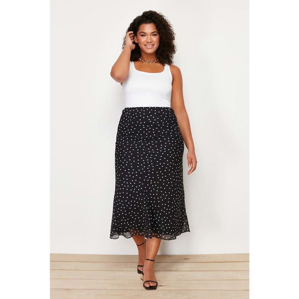 Trendyolmilla Curve Siyah Puantiyeli Balık Dokuma Etek TBBSS24AZ00024