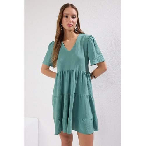 Trendyolmilla Haki Geniş Kesim V Yaka Mini Dokuma Elbise TWOSS20EL0400