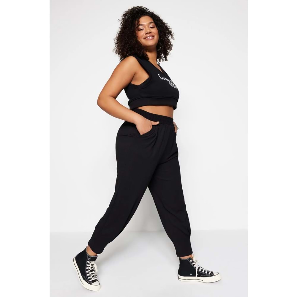 Trendyolmilla Curve Siyah Havuç Fit Beli Lastikli Örme Büyük Beden Pantolon TBBSS23AR00002