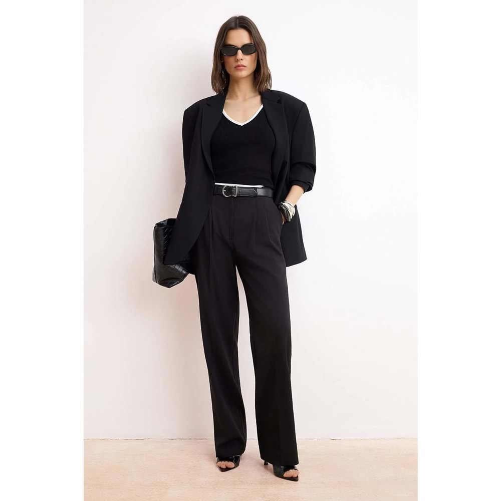 Trendyolmilla Siyah*001 Straight/Düz Kesim Pilili Dokuma Kumaş Pantolon TWOAW23PL00401