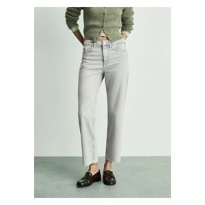 MANGO Beyaz Düz Kesim Crop Jean
