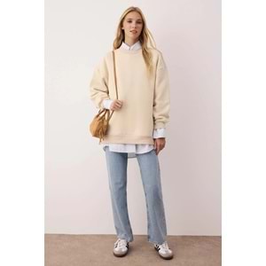 Trendyolmilla Bej Geniş Kalıp Yırtmaç Detaylı Sweatshirt