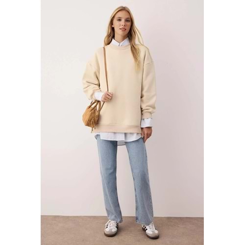 Trendyolmilla Bej Geniş Kalıp Yırtmaç Detaylı Sweatshirt