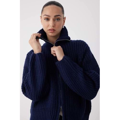 Wardrobe Essentials Lacivert Fermuarlı Yumuşak Dokulu Geniş Kalıp Triko Hırka