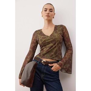 Trendyolmilla Kahverengi Boho/Boho Chic Baskılı V yaka İspanyol Kol Tül Esnek Örme Bluz