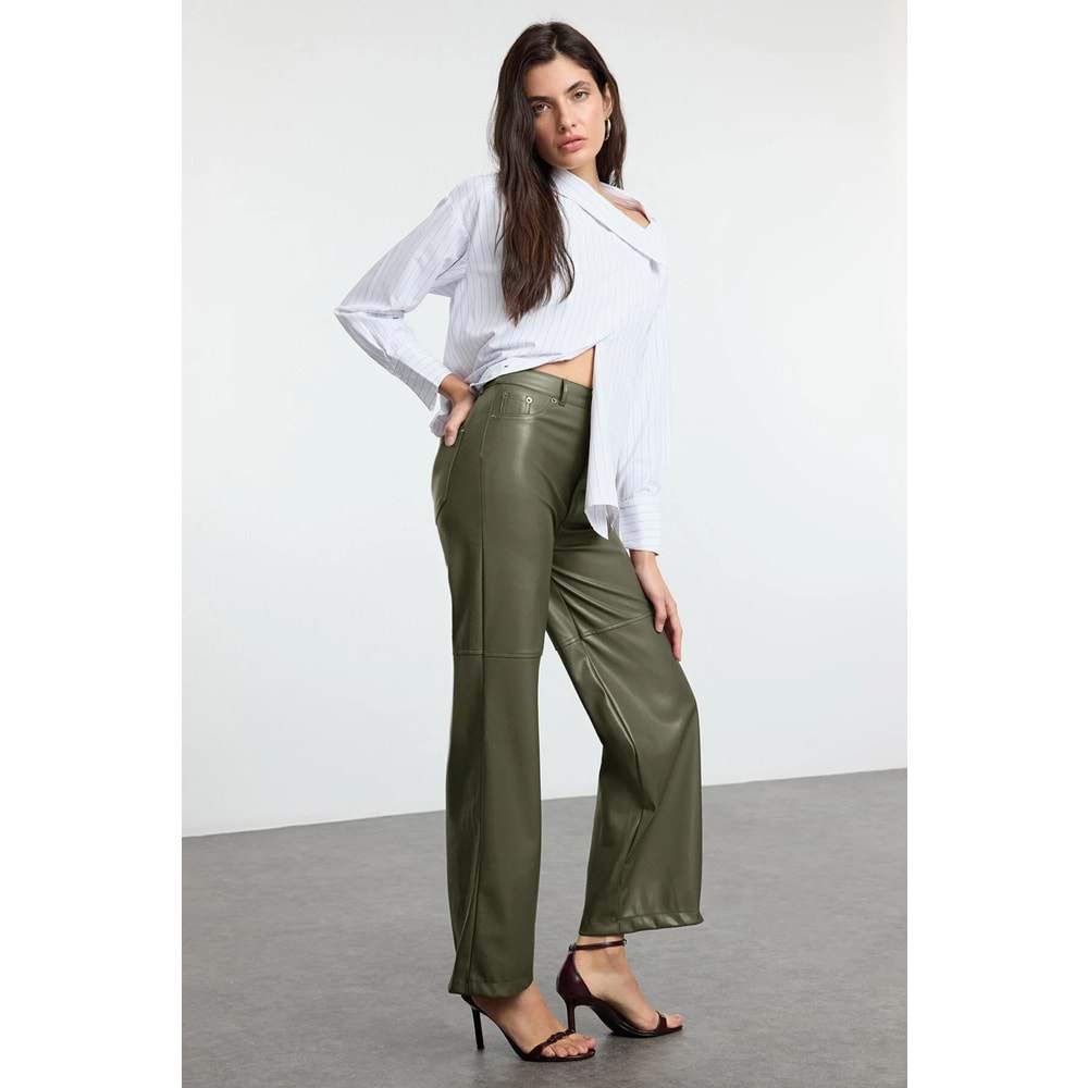 Trendyolmilla Haki Relaxed/Rahat Straight/Boru Paça Dikiş Detaylı Örme Deri Pantolon