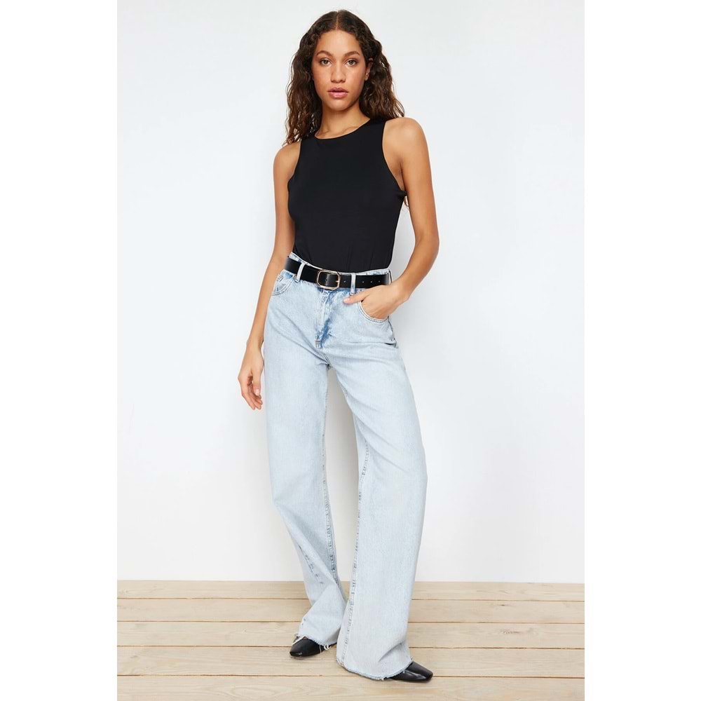 Trendyolmilla Siyah Halter Yaka Vücuda Oturan Esnek Alttan Çıtçıtlı Örme Body
