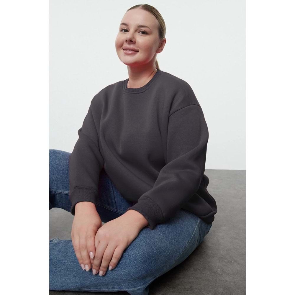 Trendyolmilla Curve Antrasit Oversize/Bol Kesim Basic Bisiklet Yaka Kalın/İçi polarlı Örme Sweatshirt