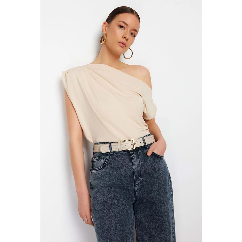 Regular/Normal Kalıp Asimetrik Yaka Sıfır Kol Esnek Örme Bluz TWOSS24BZ00396 - 1Taş Regular/Normal Kalıp Asimetrik Yaka Sıfır Kol Esnek Örme Bluz TWOSS24BZ00396 - 2Taş Regular/Normal Kalıp Asimetrik Yaka Sıfır Kol Esnek Örme Bluz TWO