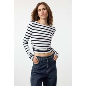 Trendyolmilla Lacivert*001 Çizgili Fitted/Vücuda Oturan Büzgü/Drape Detaylı Esnek Örme Bluz