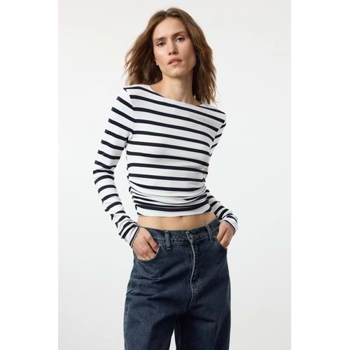 Trendyolmilla Lacivert*001 Çizgili Fitted/Vücuda Oturan Büzgü/Drape Detaylı Esnek Örme Bluz