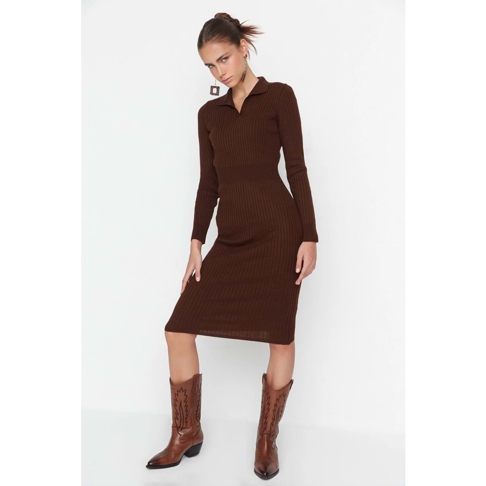 Trendyolmilla Kahverengi Midi Triko Polo Yaka Elbise
